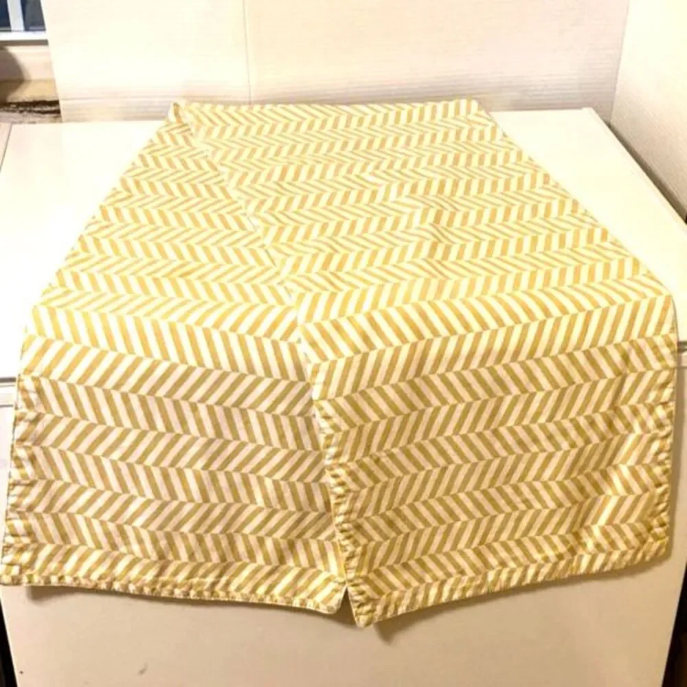 SIMPLY ENVOGUE Table Runner White with Yellow Mustard Chevrons 66 X 13.25 inches